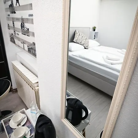 Old Town Whisper - Free Parking Apartment *